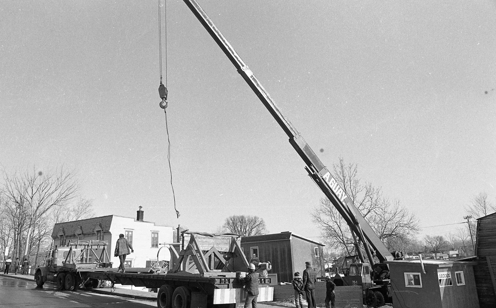 Construction du pont sur la rivière du Chêne